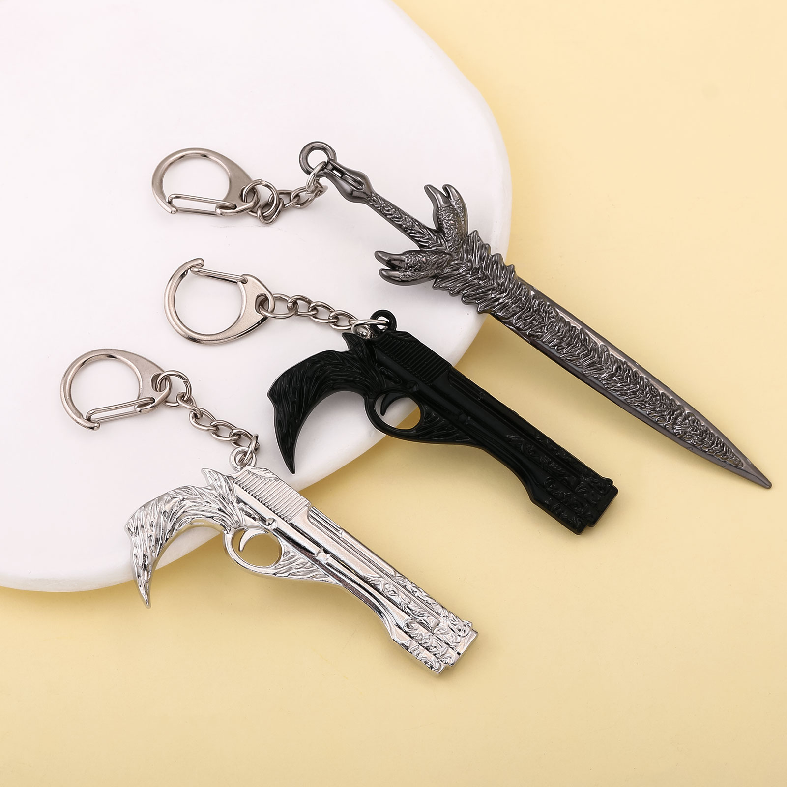 Gra DMC brelok Dante miecz pow – Retro Gaming Keychain recenzja i cena